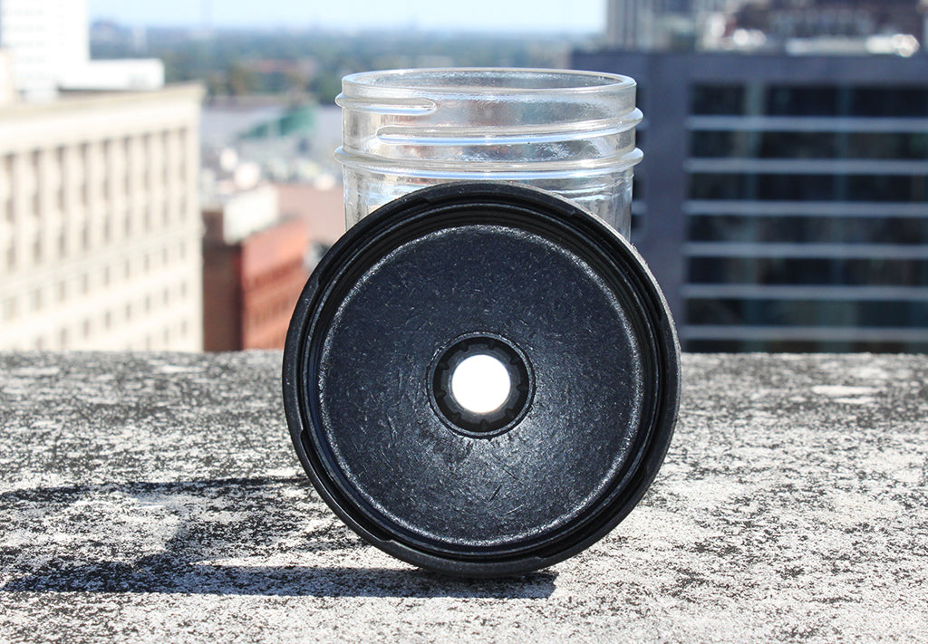 Single Magnetic Lid (Regular Mouth) includes a Disc.